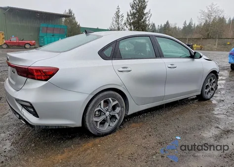 2021 Kia Forte Fe z USA, uszkodzony, nr VIN 3KPF24AD2ME272124